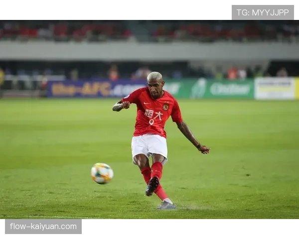 斯科尔斯本赛季加强直塞撕开防线 关键战中传球效率显著提升